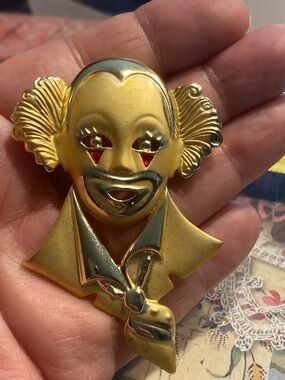 Vintage Signed AJC Gold Tone Happy Clown Brooch Pin - 1980s Circuscore Harlequin